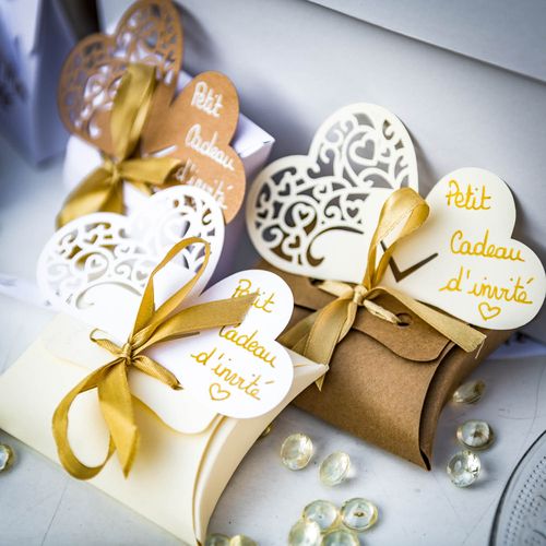 bd1c0df1-c123-4b61-b8be-a39b0e1dd234 Beauty Home 10 ΧΑΡΤΙΝΑ ΙΒΟΥΑΡ ΚΟΥΤΑΚΙΑ ΜΕ ΣΑΤΕΝ ΚΟΡΔΕΛΑ 10×7,5×2,5cm - Image 1