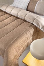 Πάπλωμα Υπέρδιπλο 220×240 Guy Laroche Beverly Almond Suede - Image 3