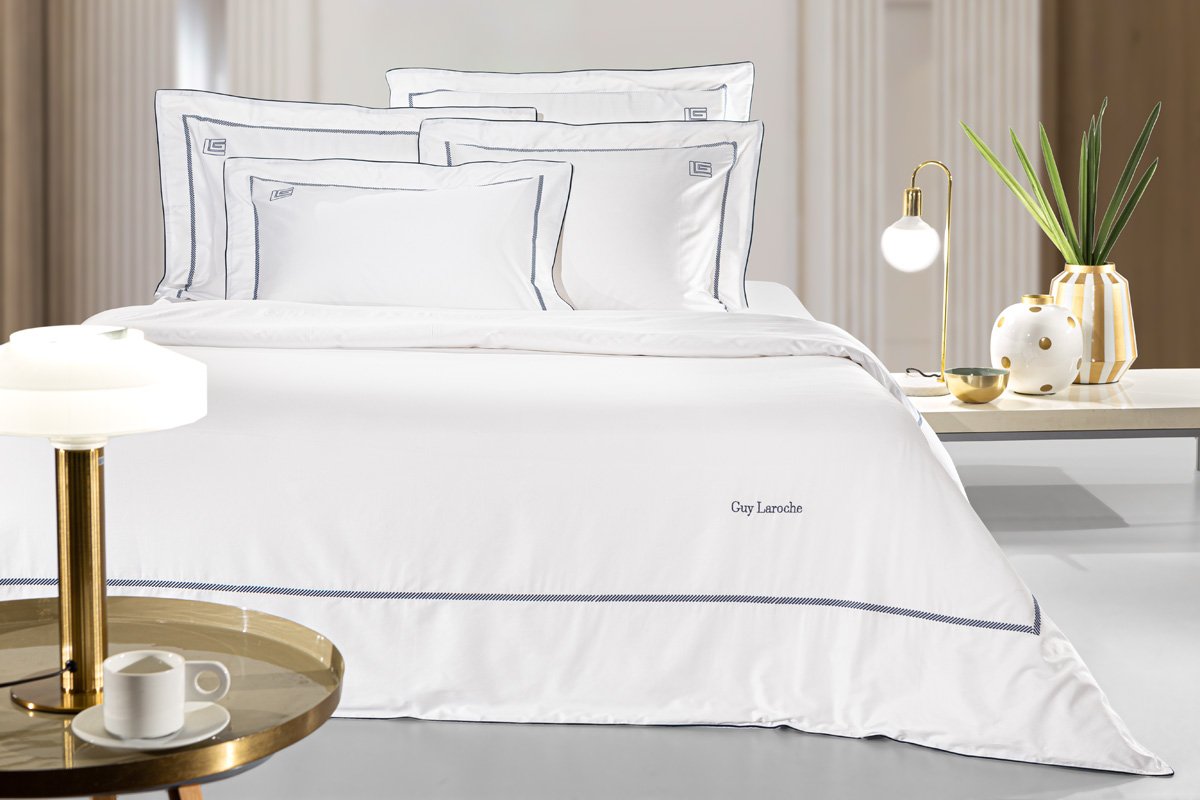 1112086225000 Σετ Παπλωματοθήκη King Size 240×250 Guy Laroche Elite White-Marine - Image 1