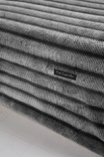 Γούνινη Κουβέρτα UltraSoft King SIze 260×240 Guy Laroche Gazelle Black - Image 5