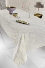 Τραπεζομάντηλο 160×220 Guy Laroche Horizon Linen