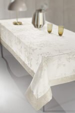 Τραπεζομάντηλο 160×220 Guy Laroche Country Beige