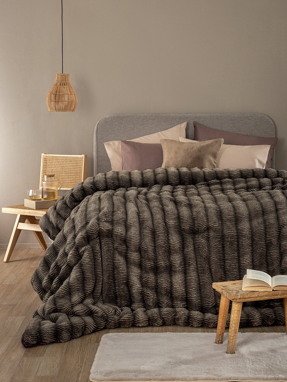 5205857300548_2 Κουβερτοπάπλωμα Υπέρδιπλο 220x240 JUNO TAUPE Καφέ Palamaiki - Image 1