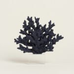 Beauty Home ΚΟΡΑΛΙ ΣΚ. ΜΠΛΕ ΜΕ ΒΑΣΗ PLEXI GLASS 24 x 24 cm