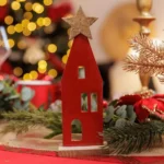 Beauty Home Σπιτάκι από Λακαρισμένο Κόκκινο Ξύλο με Χρυσό Αστέρι 7x21x4cm - Image 2