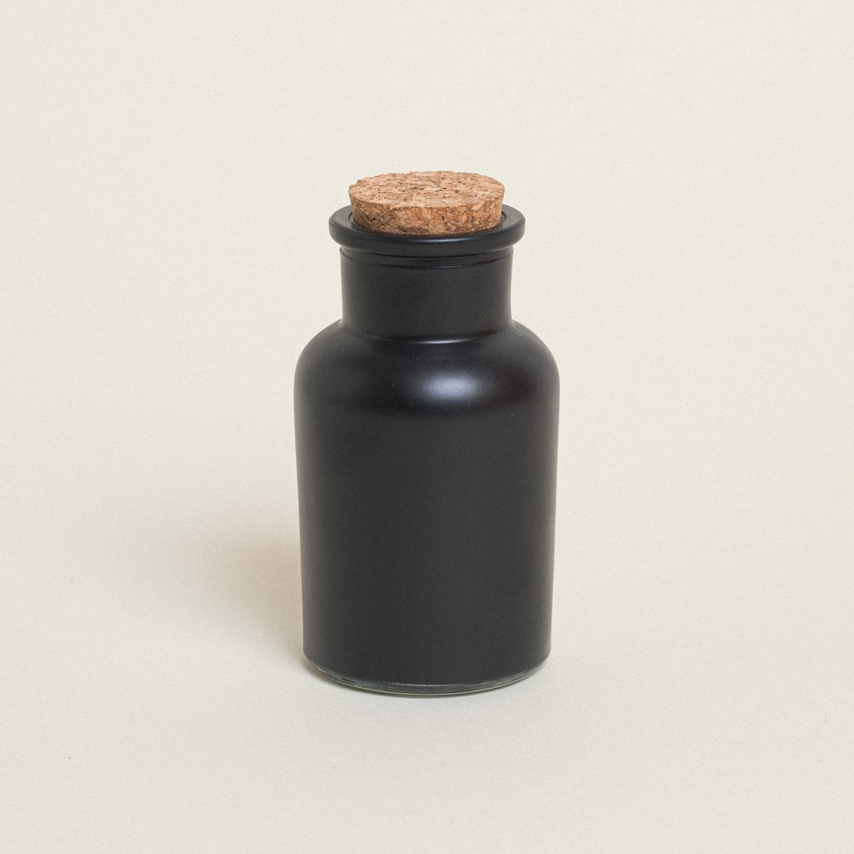 LK2_5041 Beauty Home ΜΠΟΥΚΑΛΑΚΙ ΜΑΥΡΟ ΜΑΤ ΜΕ ΦΕΛΛΟ 11 x 5,7 cm 125 ml - Image 1