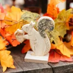 Beauty Home Σκίουρος ξύλινος με χρυσό γκλίτερ 10.5 x 11.7 cm - Image 3