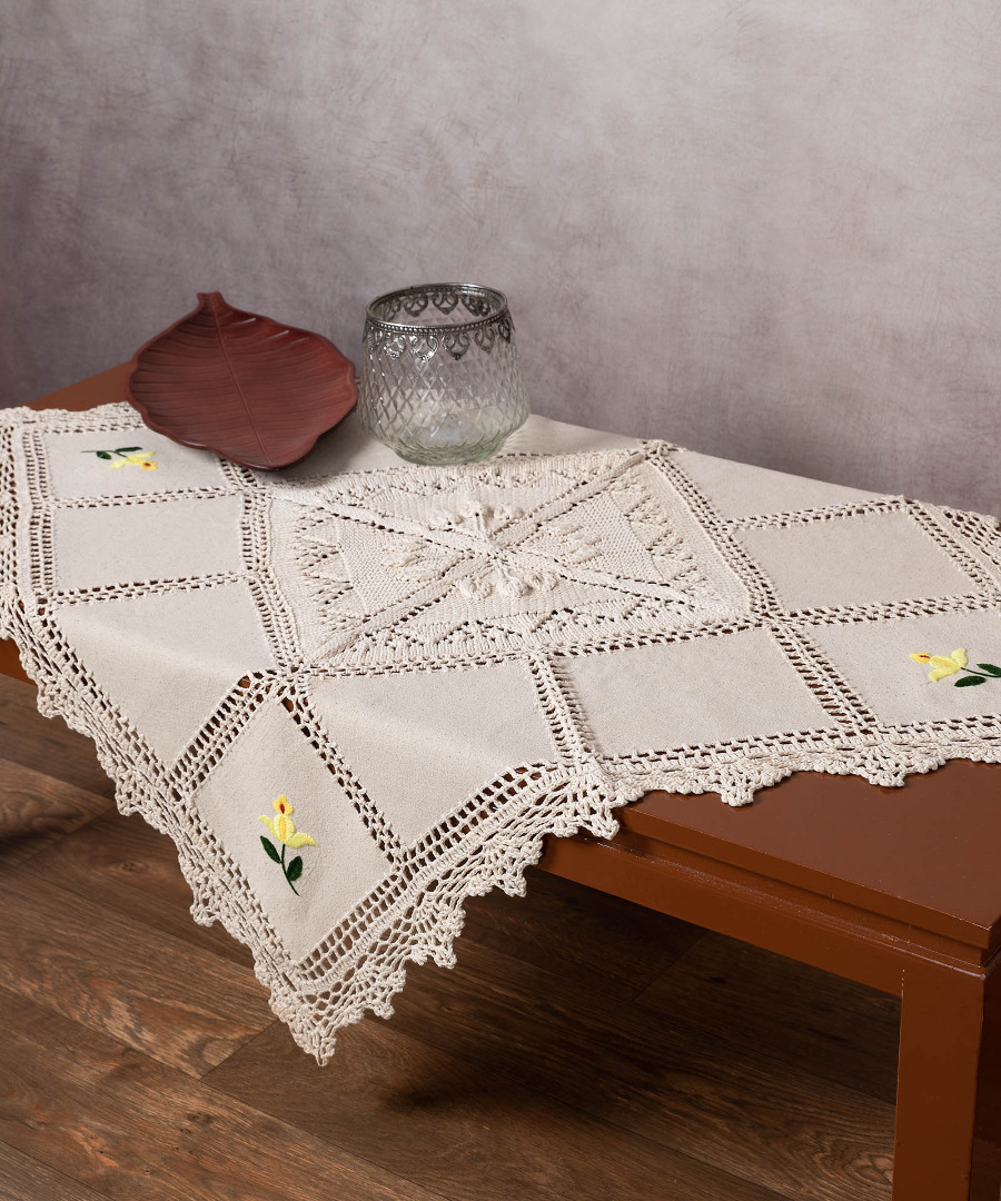 030kitrino Καρέ με πλεκτό και απλικέ (90cm x 90cm) 030 κίτρινο λουλούδι SilkFashion - Image 1