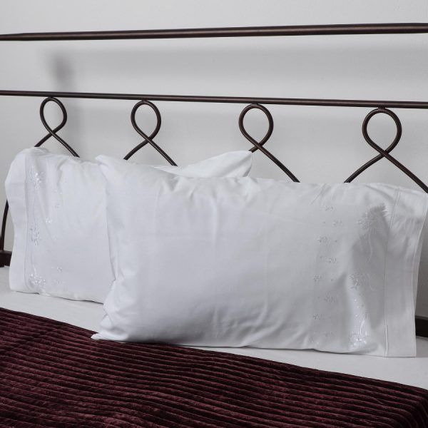 Βαμβακερή μαξιλαροθήκη με κέντημα 050 (46cm x 70cm) λευκή ζευγάρι SilkFashion