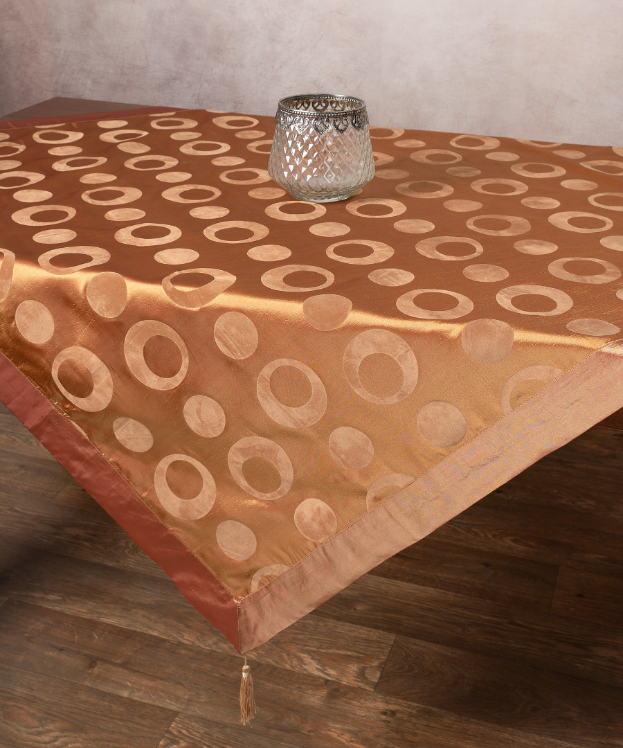 082xryso1-1 Σατέν τραπεζοκαρέ 082 (130cm x 130cm) χρυσό SilkFashion - Image 1