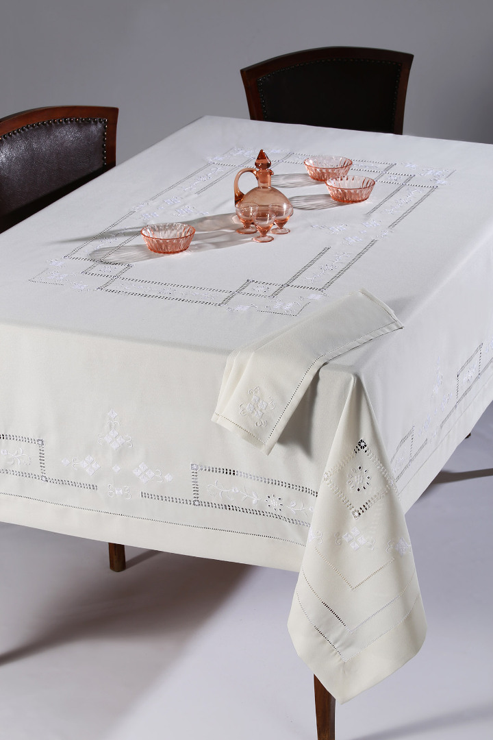 11045 Χειροποίητο τραπεζομάντηλο 11045 (170cm x 220cm) SilkFashion - Image 1