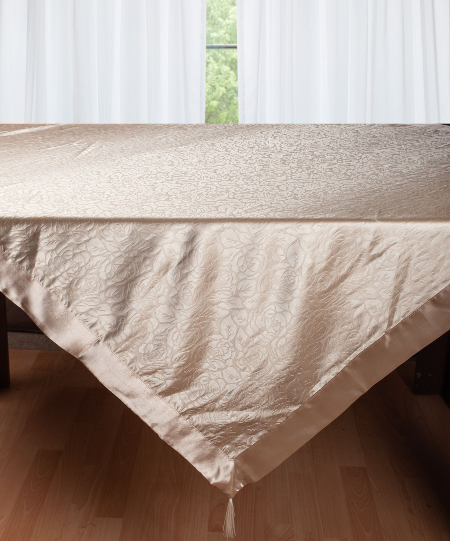 2009louloudimpez-2 Σατέν τραπεζοκαρέ 2009 λουλούδι (130cm x 130cm) μπέζ SilkFashion - Image 1