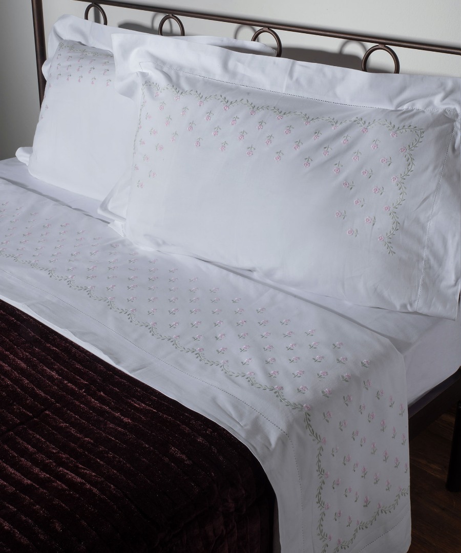 2806aroz ΧΕΙΡΟΠΟΙΗΤΟ ΣΕΝΤΟΝΙ ΜΕ ΚΕΝΤΗΜΑ 2806A ΤΕΣΣΑΡΩΝ ΤΕΜΑΧΙΩΝ (225CM X 270CM) ΛΕΥΚΟ ΡΟΖ SilkFashion - Image 1