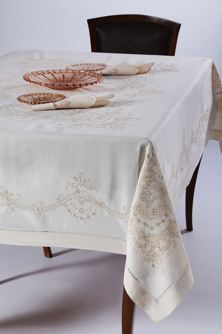 3x43mpez Χειροποίητο τραπεζομάντηλο 3X43 (170cm x 220cm) μπέζ SilkFashion - Image 1