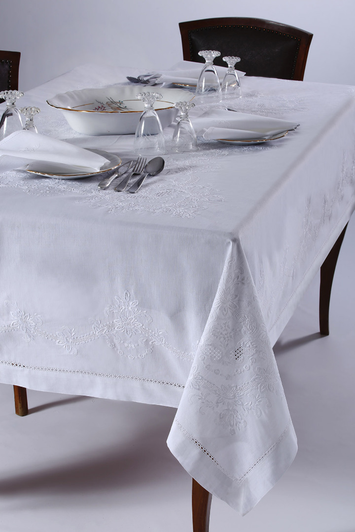 3x43w Χειροποίητο τραπεζομάντηλο 3X43 (170cm x 220cm) λευκό SilkFashion - Image 1