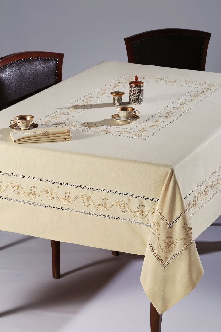 5005-3 Χειροποίητο τραπεζομάντηλο 5005 (170cm x 270cm) λαδί SilkFashion - Image 1