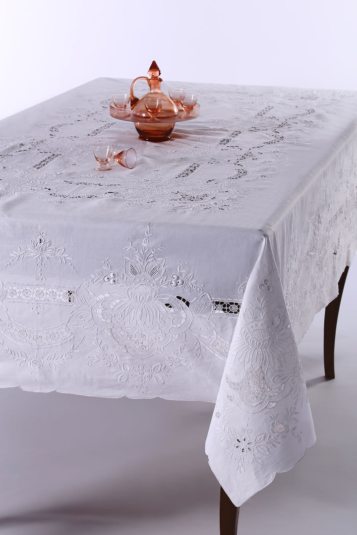 6011-3 Χειροποίητο τραπεζομάντηλο 6011 (170cm x 220cm) SilkFashion - Image 1