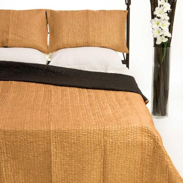 ΚΟΥΒΕΡΛΙ σετ (220cm x 240cm + 2 x 50cm x 70cm 6330 χρυσό SilkFashion