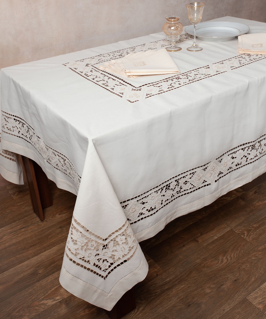 682mpez-1 Χειροποίητο τραπεζομάντηλο 682 (170cm x 220cm) μπεζ SilkFashion - Image 1