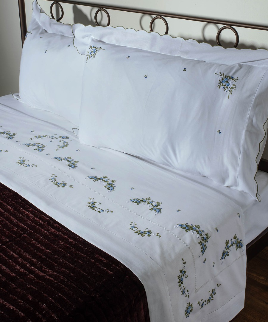 7003leyko ΧΕΙΡΟΠΟΙΗΤΟ ΡΟΚΟΚΟ ΣΕΝΤΟΝΙ 7003 ΤΕΣΣΑΡΩΝ ΤΕΜΑΧΙΩΝ (225CM X 270CM) ΛΕΥΚΟ/ΣΙΕΛ SilkFashion - Image 1