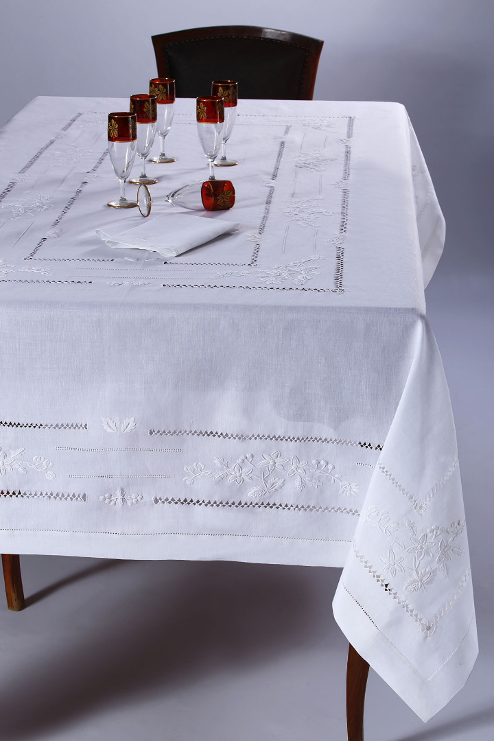 717-3 Χειροποίητο τραπεζομάντηλο 717 (170cm x 270cm) λευκό SilkFashion - Image 1