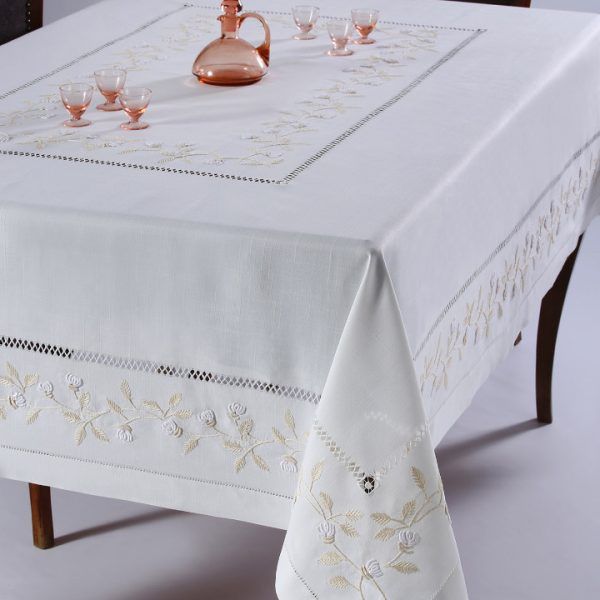 Χειροποίητο τραπεζομάντηλο 8302 (170cm x 170cm) λευκό SilkFashion