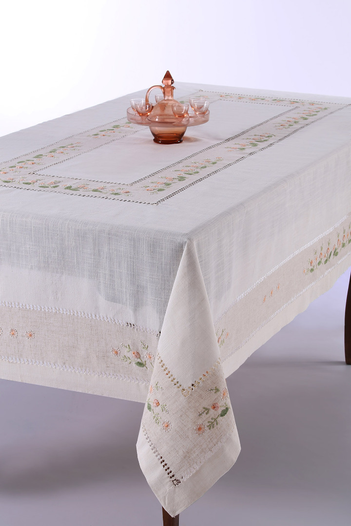 9858roz-3 Χειροποίητο τραπεζομάντηλο 9858 (170cm x 270cm) ρόζ SilkFashion - Image 1