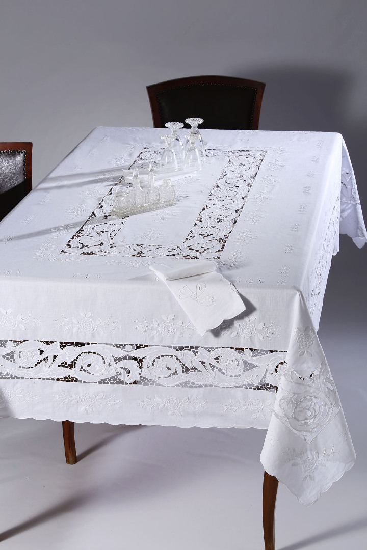 9895 Χειροποίητο τραπεζομάντηλο 9895 (170cm x 220cm) SilkFashion - Image 1