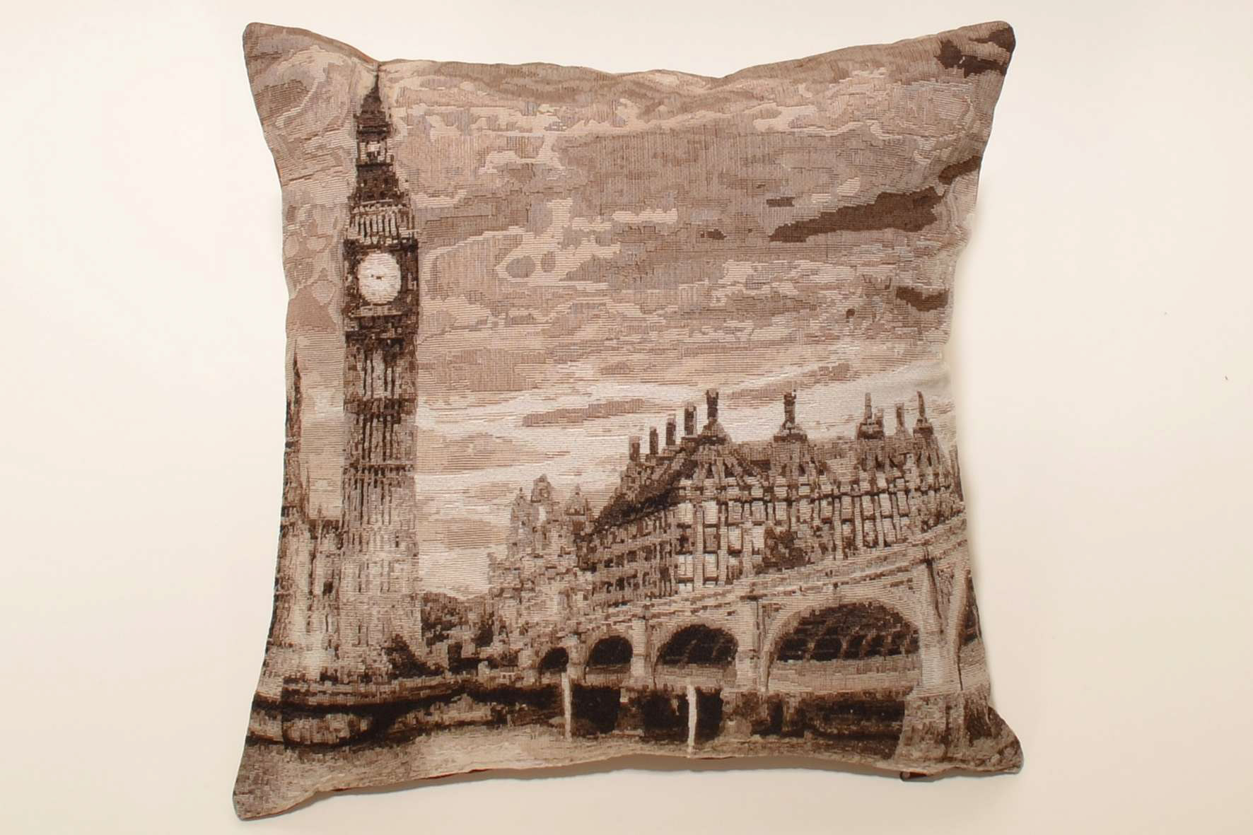 BIG-BEN-BROWN ΜΑΞΙΛΑΡΟΘΗΚΗ (45cm x 45cm) BIG BEN BROWN SilkFashion - Image 1