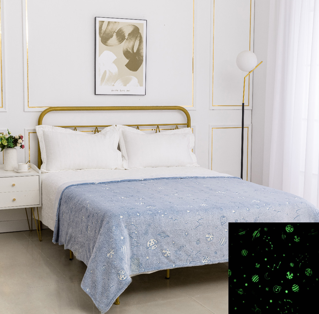 NX25-E1 Παιδική φωσφοριζέ κουβέρτα space (170cm x 220cm) σιέλ SilkFashion - Image 1
