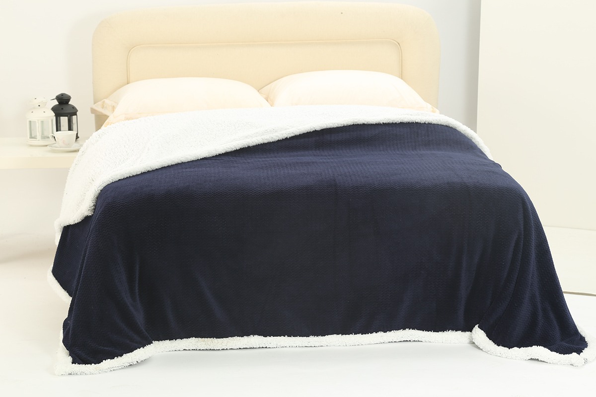 PINEAPPLE-DARK-BLUE κουβέρτα fleece με sherpa (220cm x 240cm) pineapple μπλέ SilkFashion - Image 1