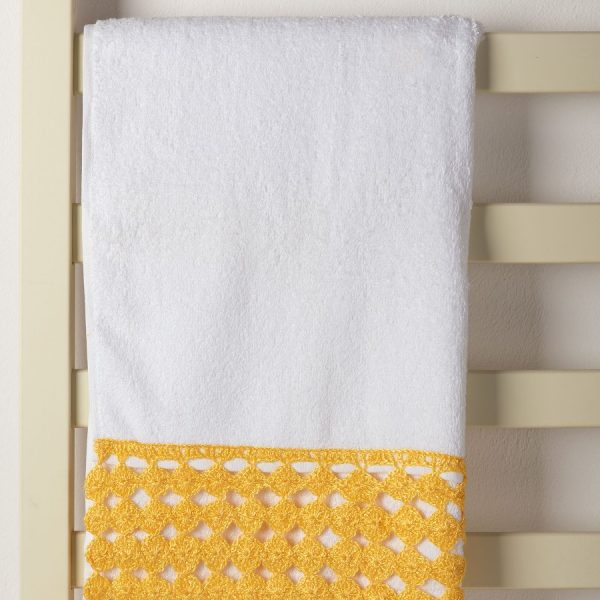 Πετσέτα Προσώπου (50cm x 100cm) με δαντέλα λευκό/κίτρινο SilkFashion