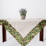 Τραπεζοκαρέ 2353 (135cm x 135cm) κόκκινη ελιά SilkFashion