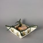 Βαμβακερή ψωμιέρα με στάμπα (35cm x 35cm) μπουκάλι εκρού SilkFashion