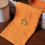 Πετσέτα Σώματος ( 70cm x 140cm ) Πορτοκαλί με στεφάνι ΚΡΗΤΗ SilkFashion