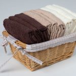 Σετ λαβέτες σε καλάθι 9 τεμάχια (30cm x 30cm) καφέ SilkFashion