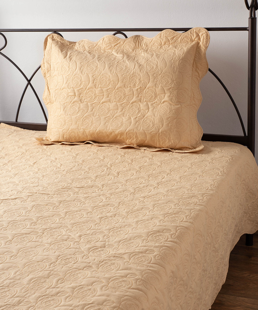 m110xryso ΚΟΥΒΕΡΛΙ σετ (160cm x 220cm + 1 x 50cm x 70cm) M110 χρυσό SilkFashion - Image 1