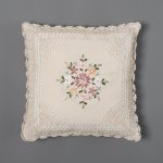 ΜΑΞΙΛΑΡΟΘΗΚΗ (40cm x 40cm) πλεκτό κορδέλα 8 SilkFashion