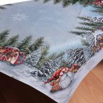 τραπεζοκαρέ (140cm x 140cm) SEARCHING GNOMOS SilkFashion