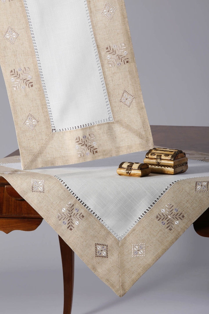 wh19-011 Τραπεζομάντηλο WH19-011 (85cm x 85cm) SilkFashion - Image 1