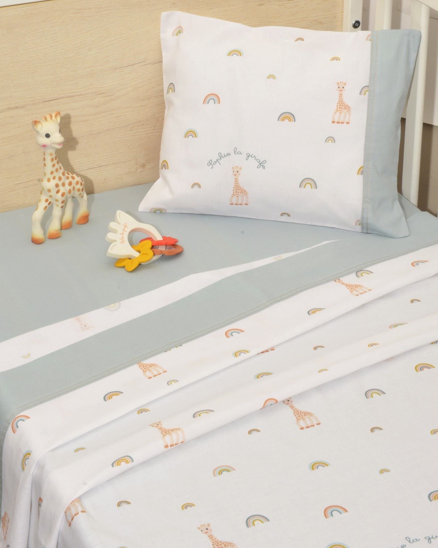 3-sophie-la-girafe-501-2 Σεντόνια κούνιας 3 τεμ 110x170 100% βαμβάκι κατωσέντονο με λάστιχο Design 503 Sophie La Girafe - Image 1
